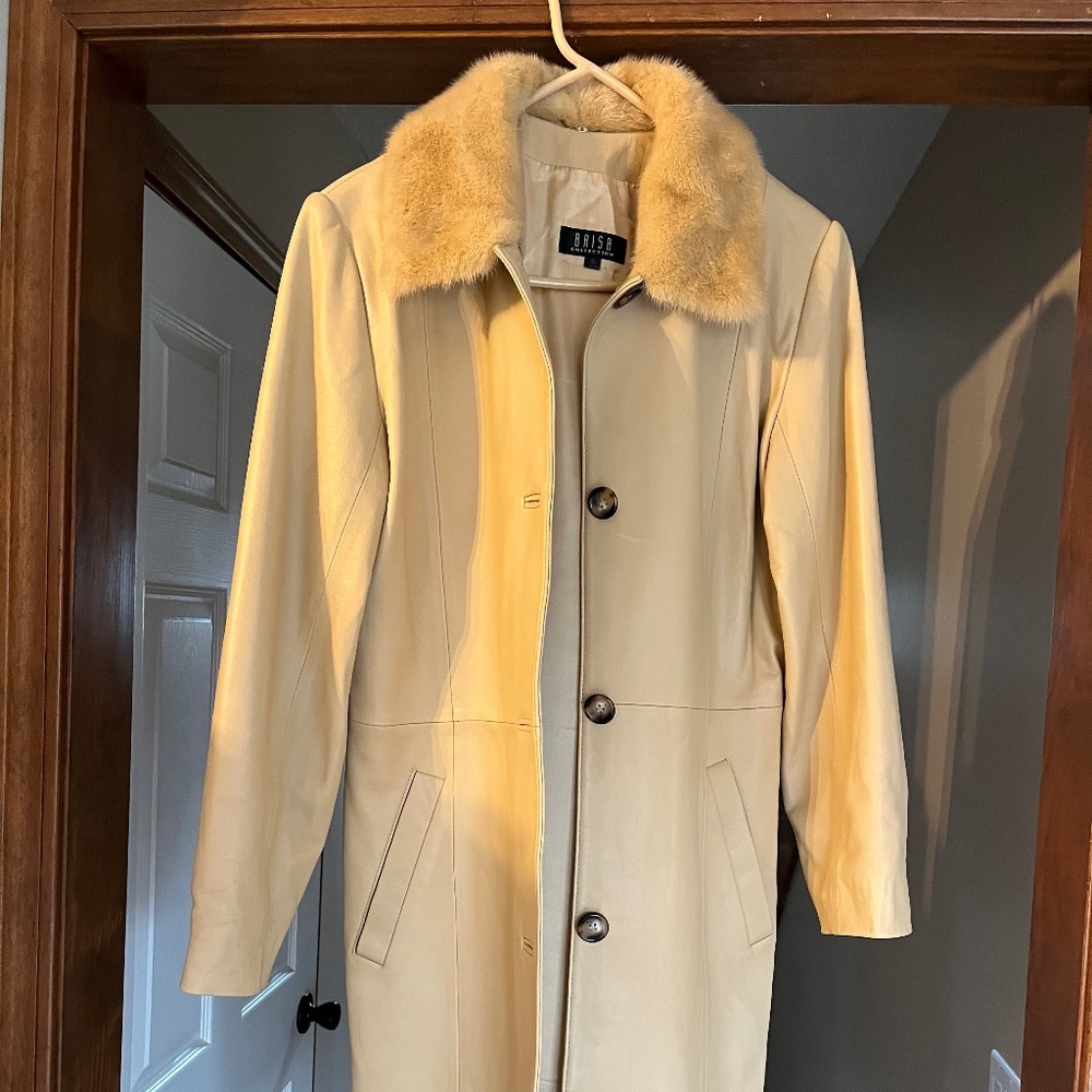 Brisa Collection Women’s Leather Coat